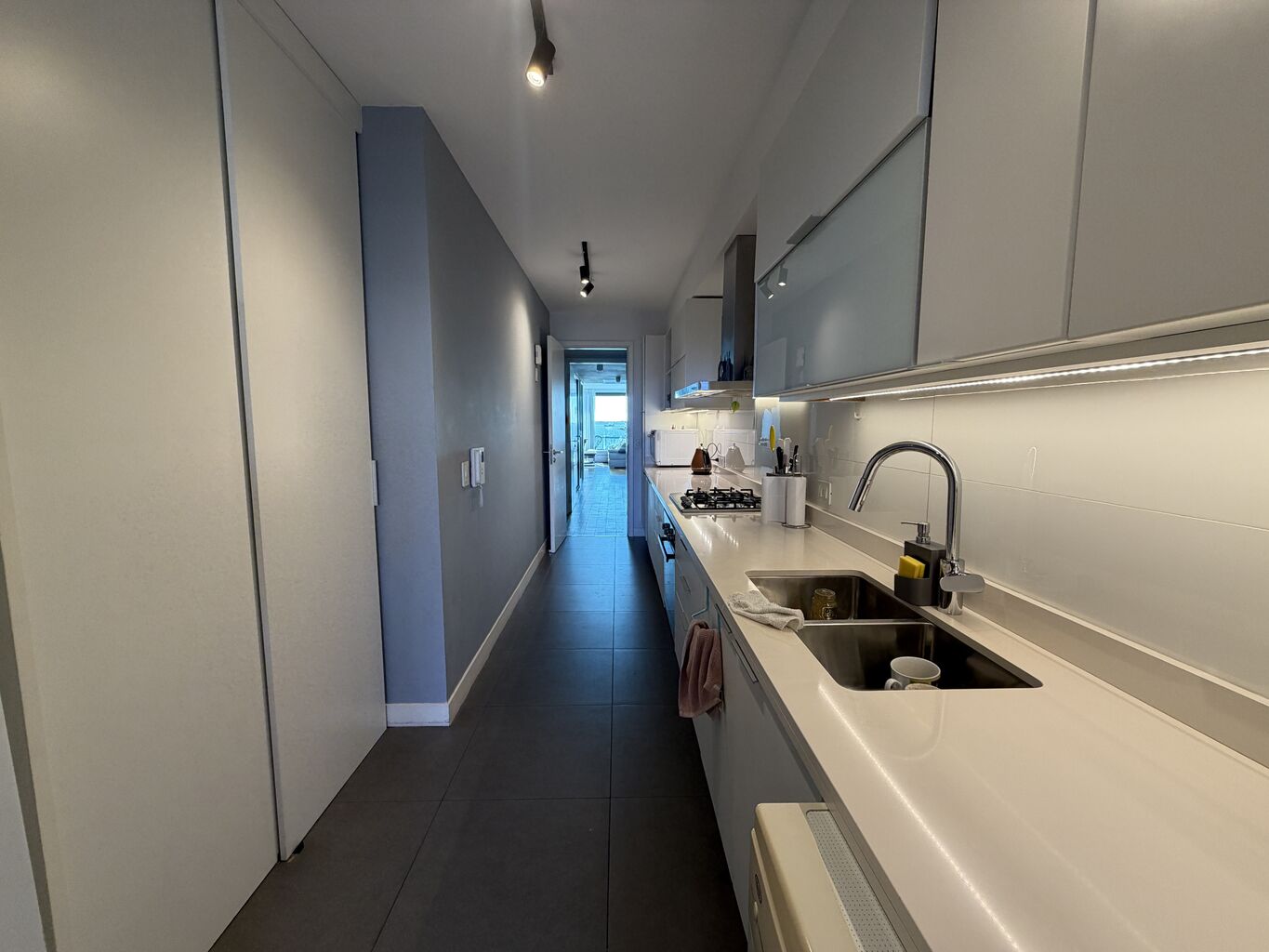 Alquiler Apartamento 2 Dormitorios y Servicio Forum Puerto Buceo · Foto 10