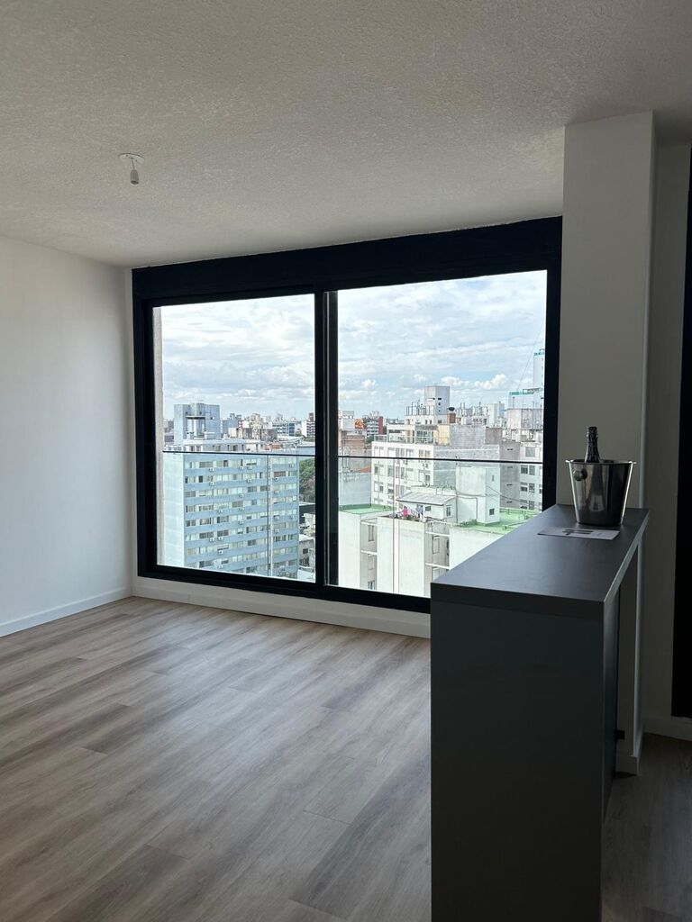 Alquiler  Apartamento de 2 Dormitorios Garaje Cordón Sur · Foto 2