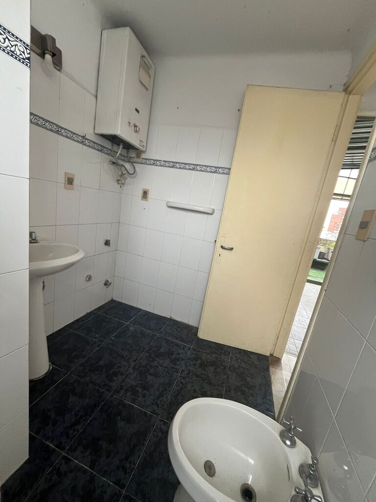 Alquiler de apartamento 3 dormitorios y 2 baños en Centro, Montevideo · Foto 12