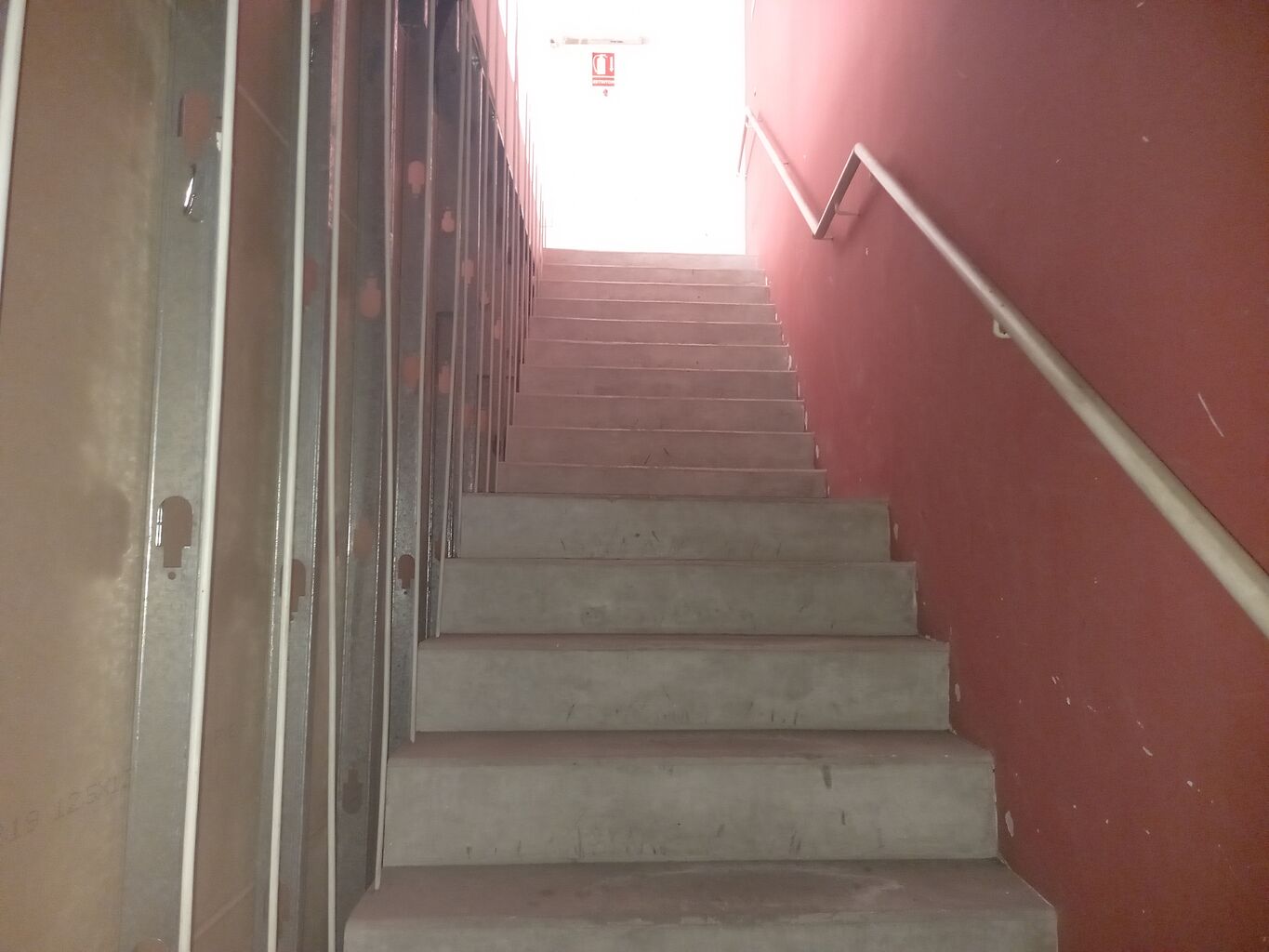 Excelente local sobre Sarandi apto todo rubro · Foto 7