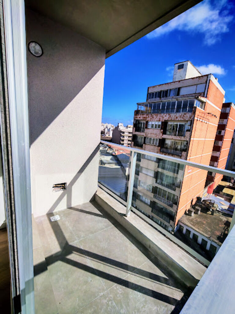 Alquiler Apartamento 1 Dormitorio a Estrenar en Cordón | Muy Luminoso · Foto 2