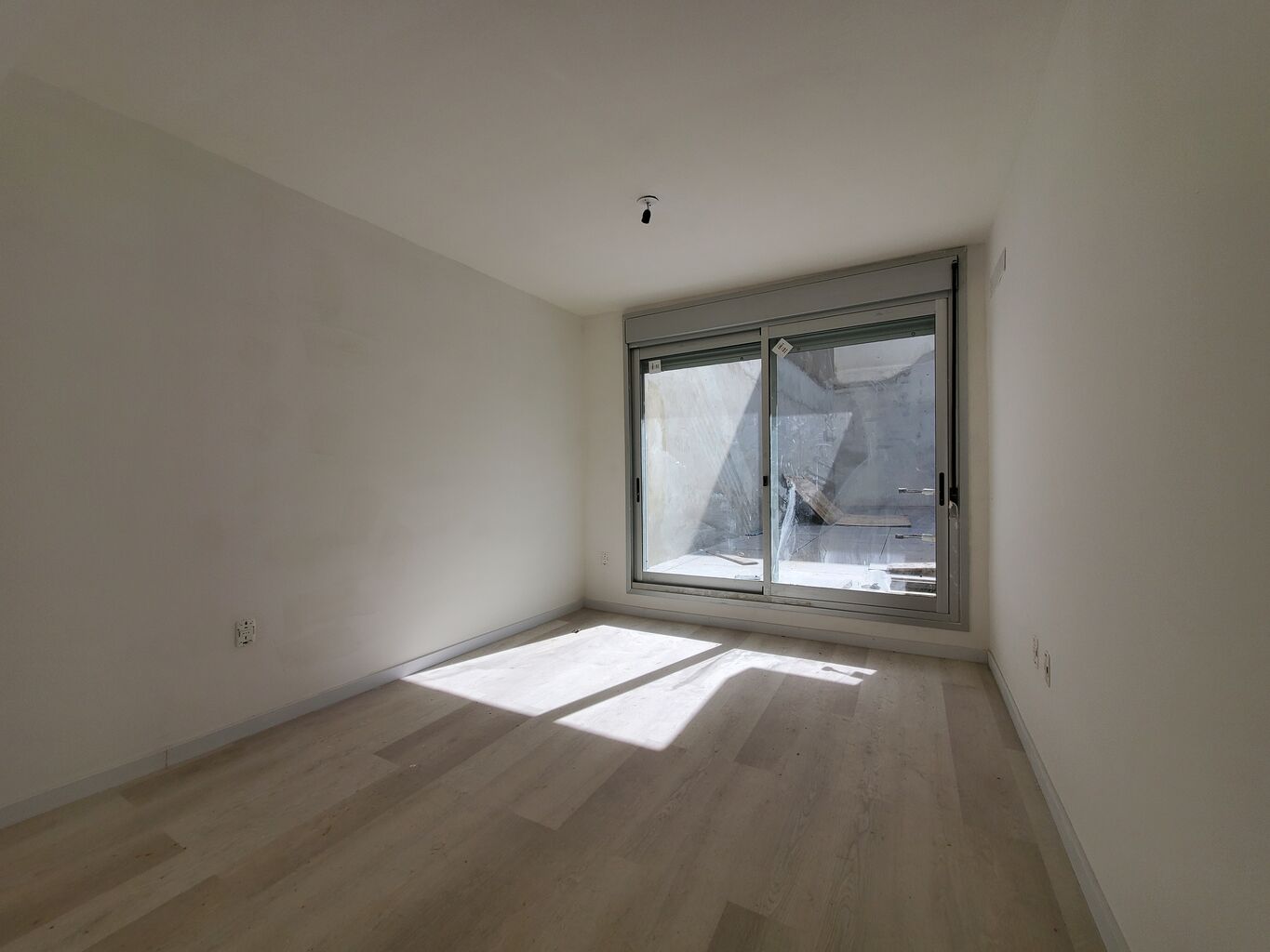 Alquiler 1 Dormitorio + Patio a Estrenar en Cordón | Gimnasio, Garage y Excelente Ubicación · Foto 1