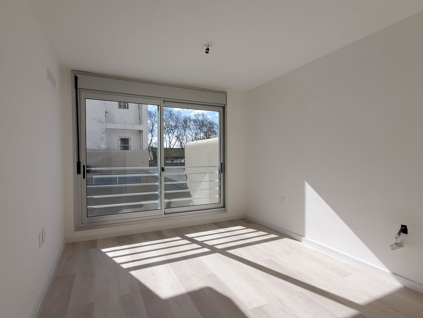 Alquiler 1 Dormitorio + Terraza a Estrenar en Cordón | Gimnasio, Garage y Excelente Ubicación · Foto 1