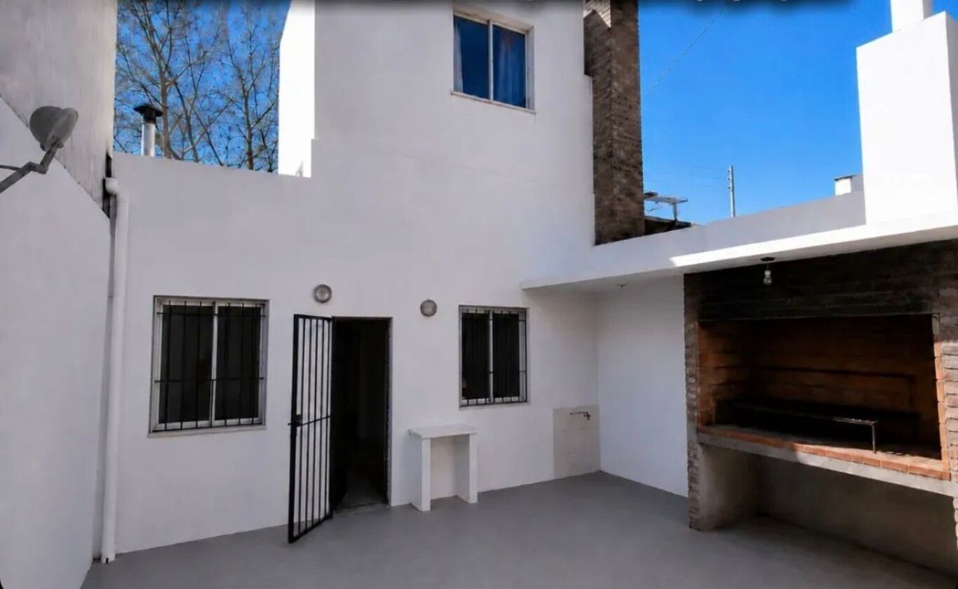 ALQUILER CASA CON COCHERA BRAZO ORIENTA