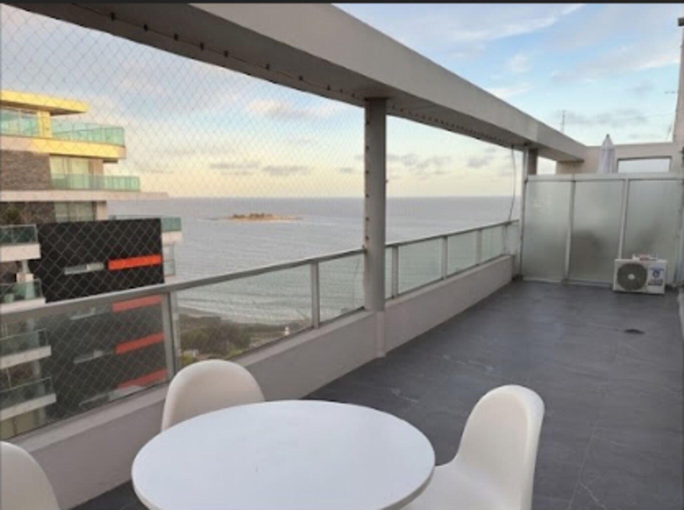 Alquiler de Penthouse de 2 dormitorios vista a la Rambla · Foto 3