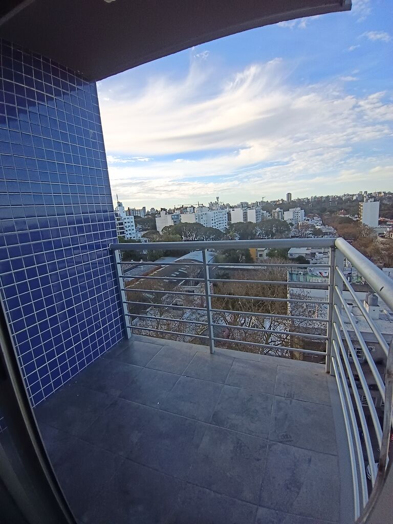 Alquiler de Apartamento de 2 Dormitorios con Garage y  Balcón en Pocitos · Foto 3