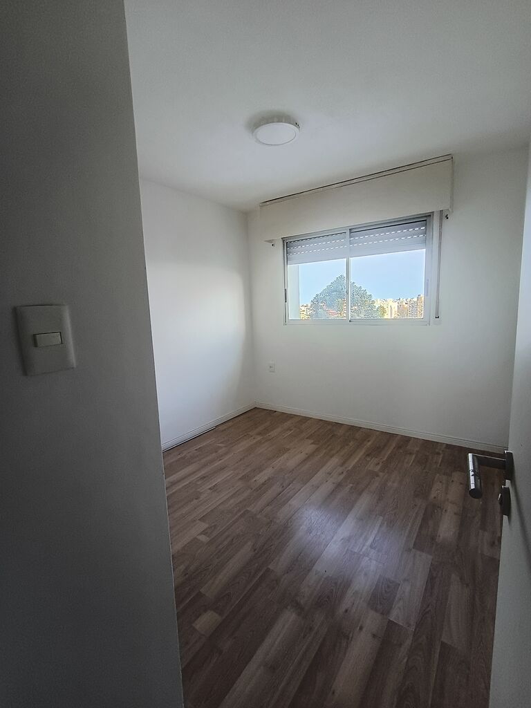 Alquiler de Apartamento de 2 Dormitorios con Garage y  Balcón en Pocitos · Foto 9