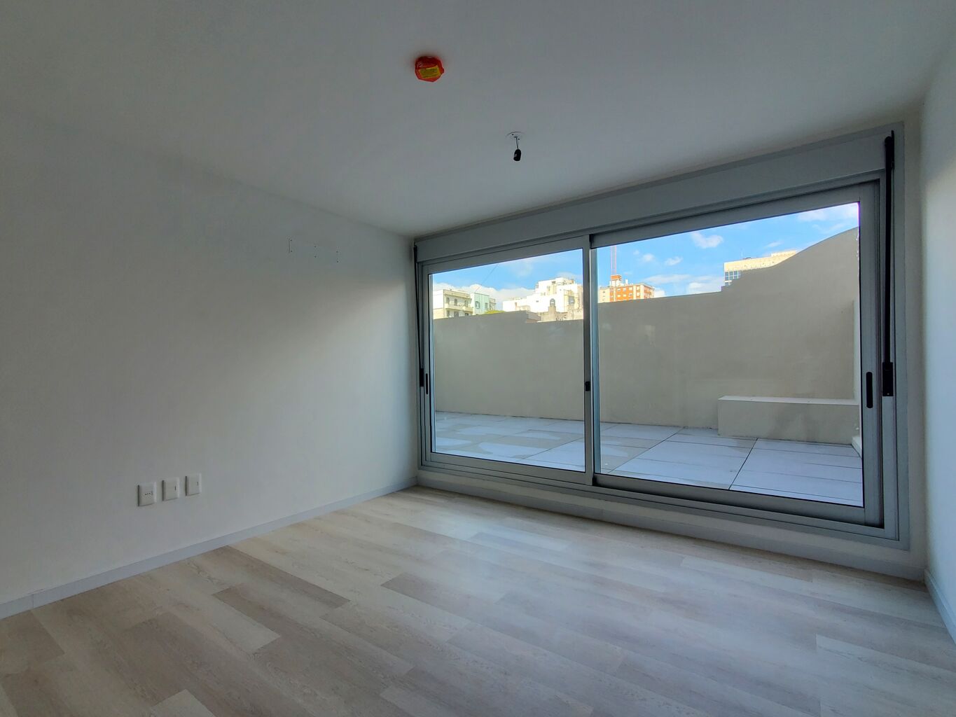 Alquiler 1 Dormitorio con Terraza a Estrenar en Cordón | Gimnasio, Garage y Excelente Ubicación · Foto 2
