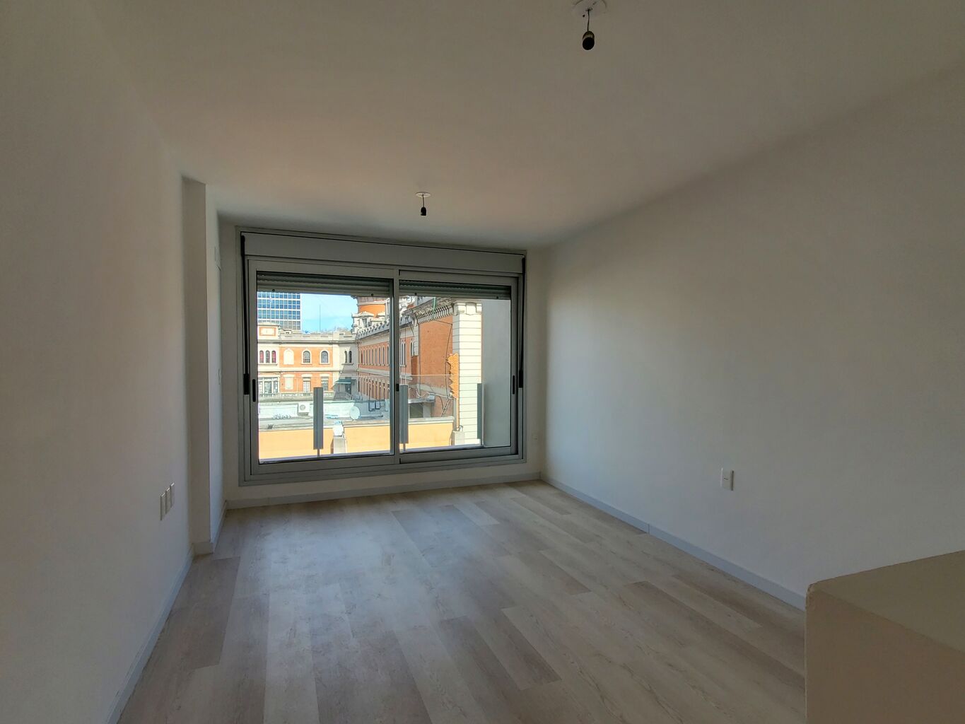 Alquiler 1 Dormitorio + Balcón a Estrenar en Cordón | Gimnasio, Garage y Excelente Ubicación · Foto 2