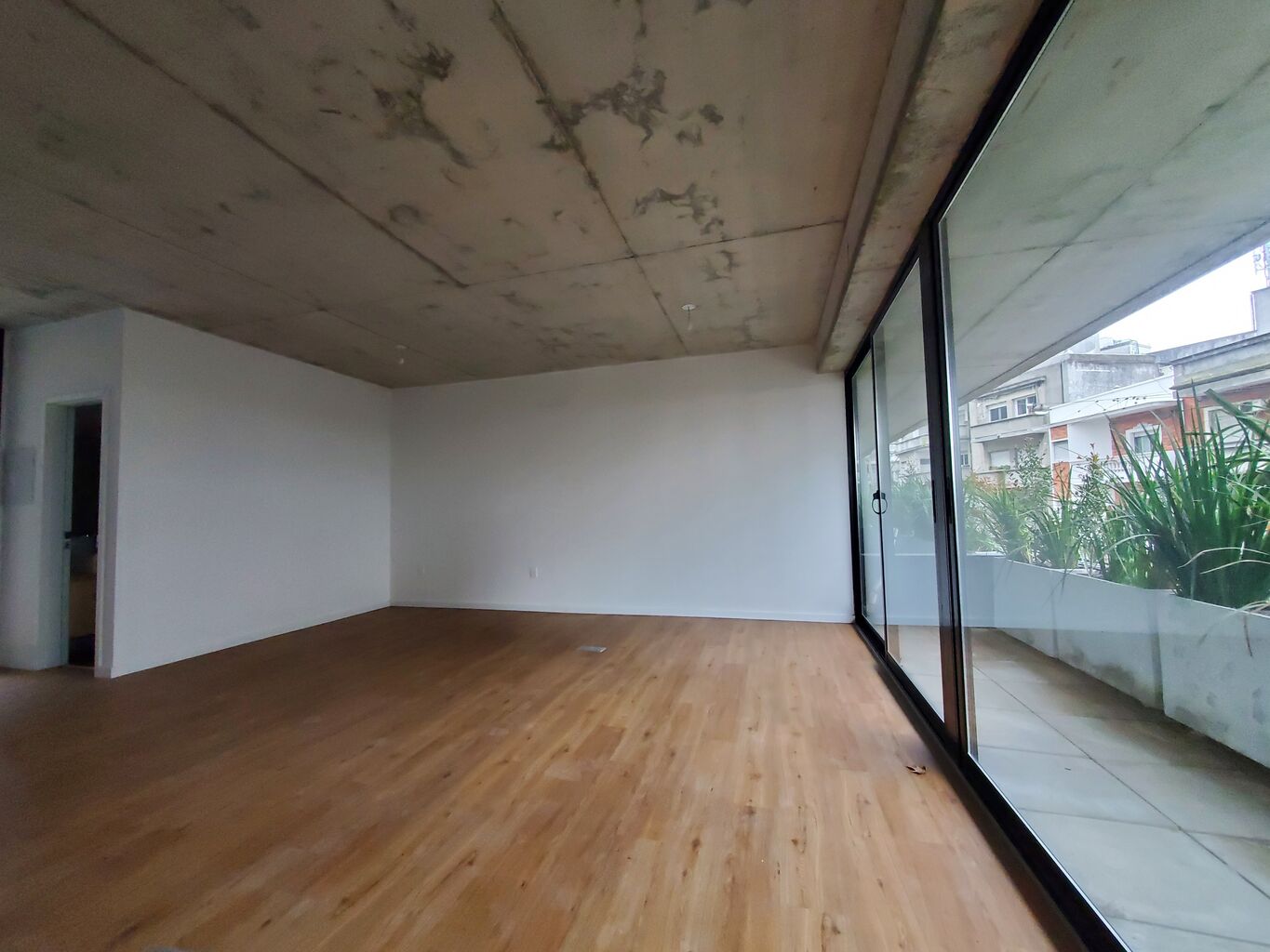 Alquiler Oficina a Estrenar en Cordón Sur | Balcón, Garage, Plantas flexibles y adaptables