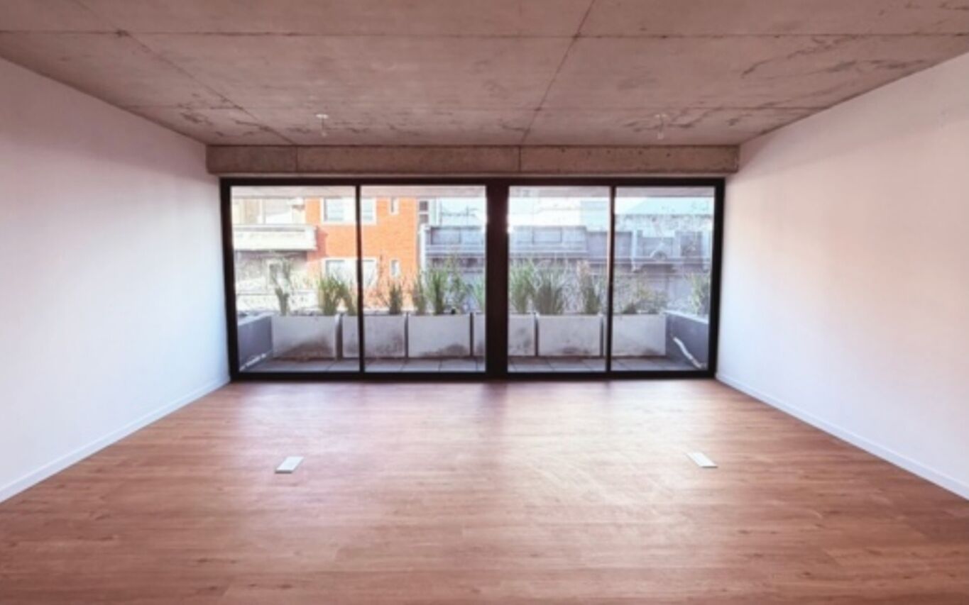 Alquiler Oficina a Estrenar en Cordón Sur | Ideal empresas | Con Balcón, Garage, Plantas adaptables