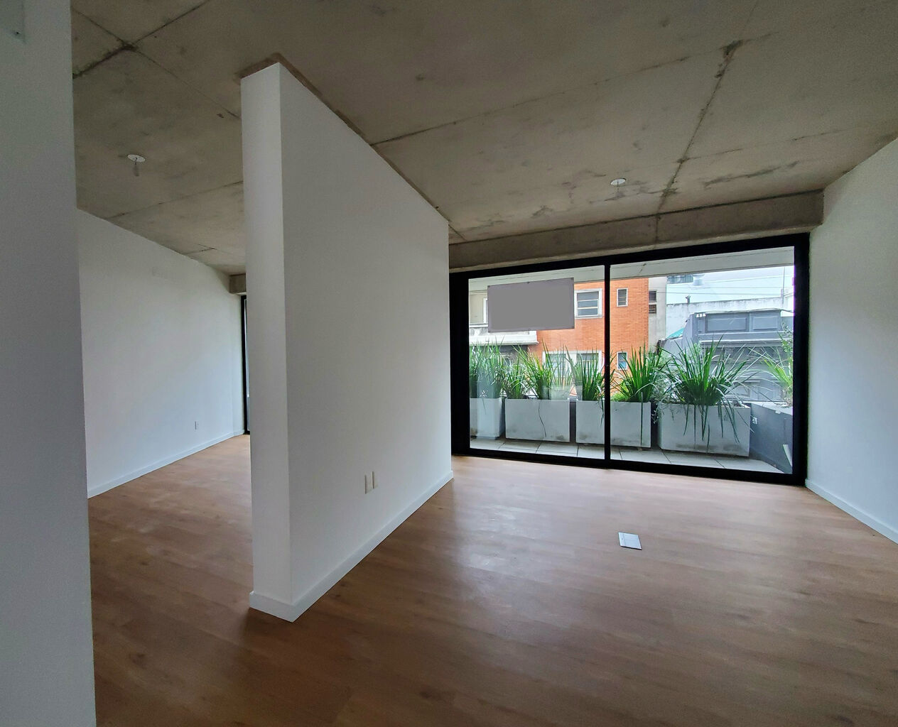 Alquiler Oficina a Estrenar en Cordón Sur | Planta adaptable y flexible | Con Balcón, Garage