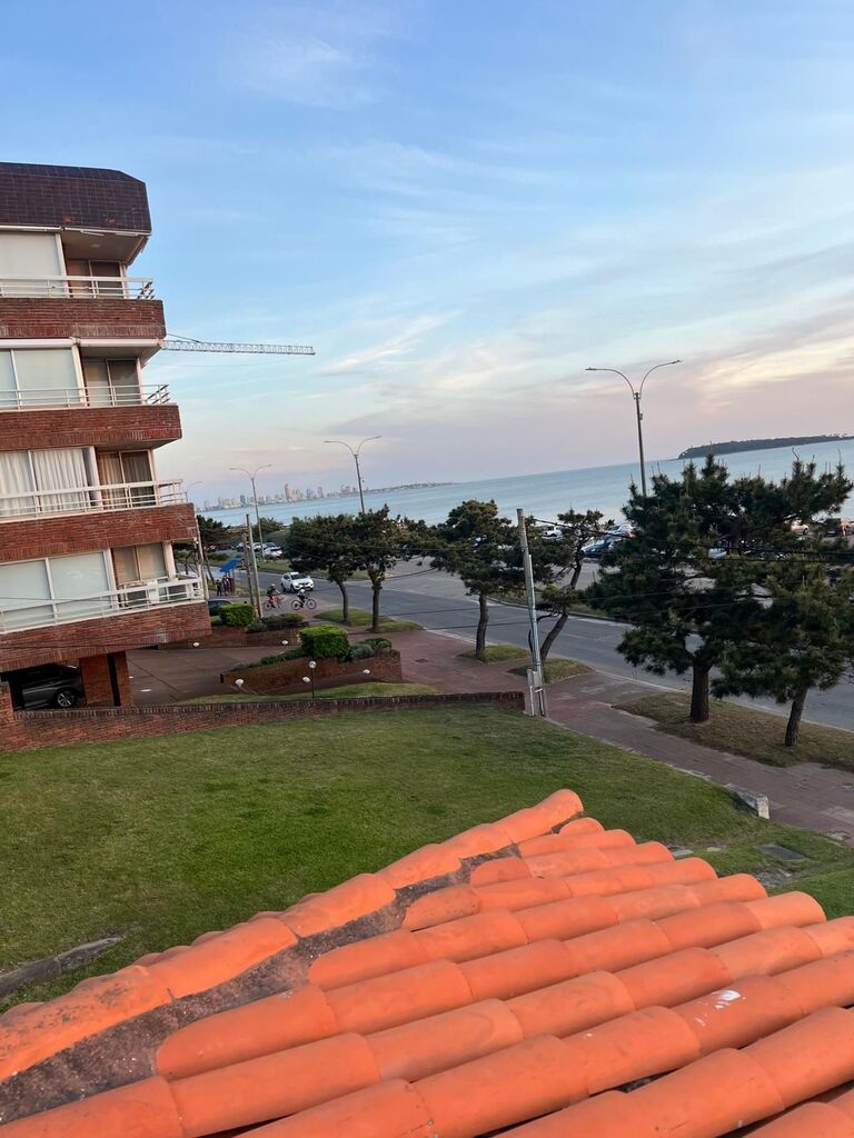 Alquiler de casa en Playa Mansa, Punta del Este, 2 dormitorios y 1 baño · Foto 8