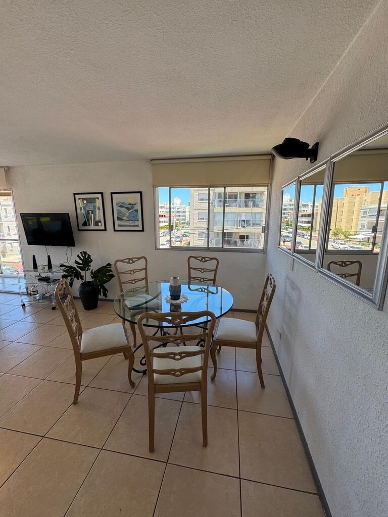 Alquiler de apartamento 2 dormitorios en Península, Punta del Este · Foto 2