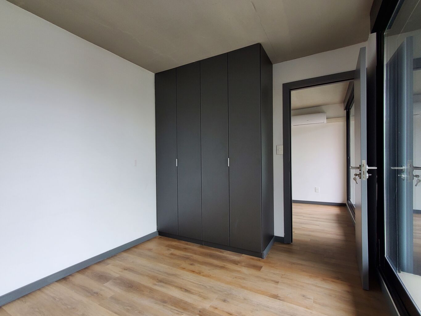 Alquiler Apartamento 1 Dormitorio en Pocitos | Balcón y GARAGE · Foto 2