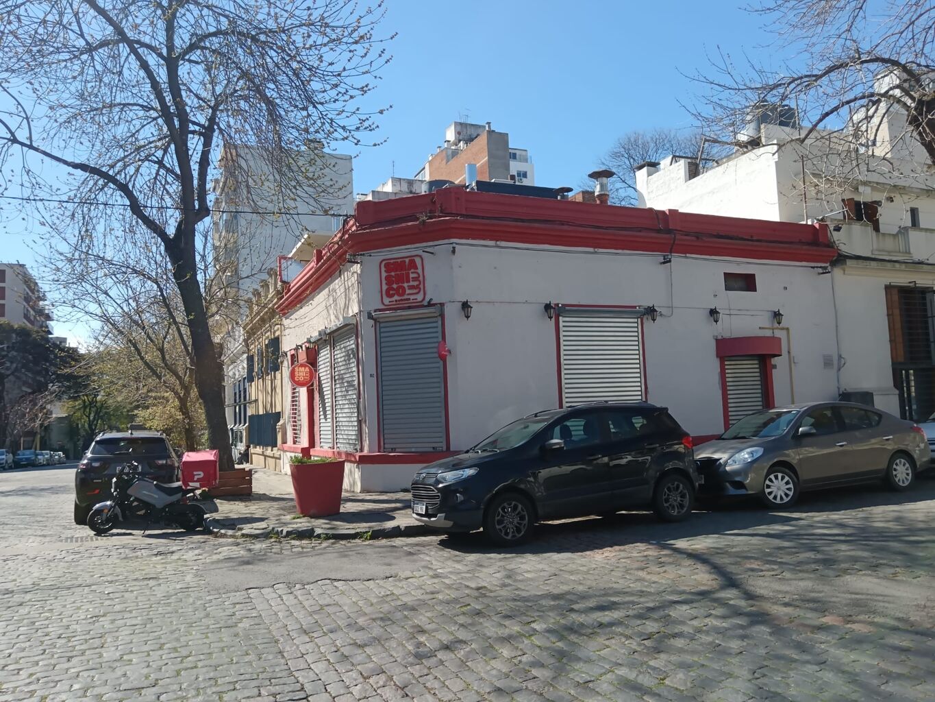 Alquiler Excelente Local Comercial Esquina en Punta Carretas