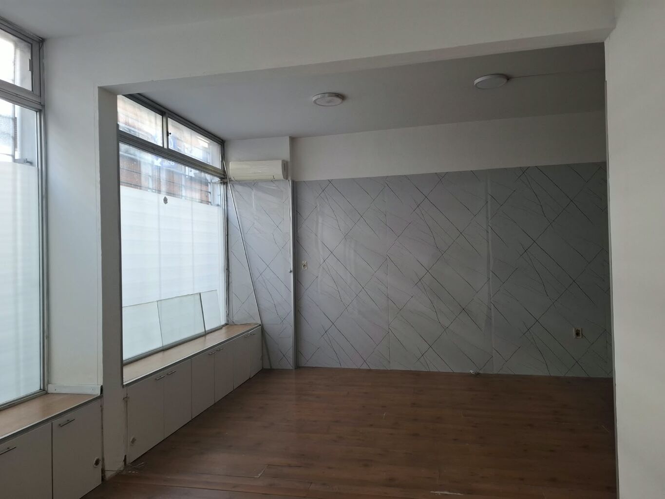 Alquiler Local en Cordón · Foto 3