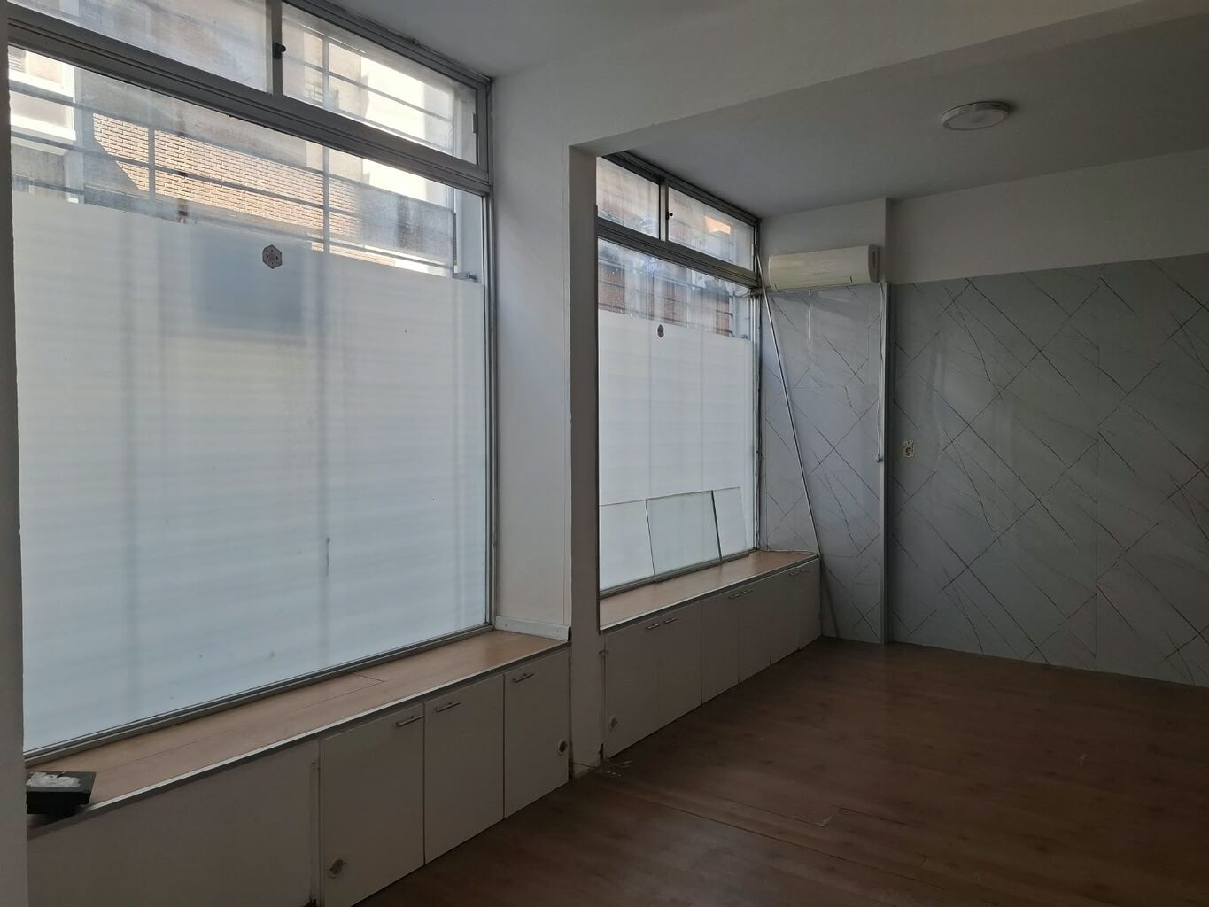 Alquiler Local en Cordón · Foto 2