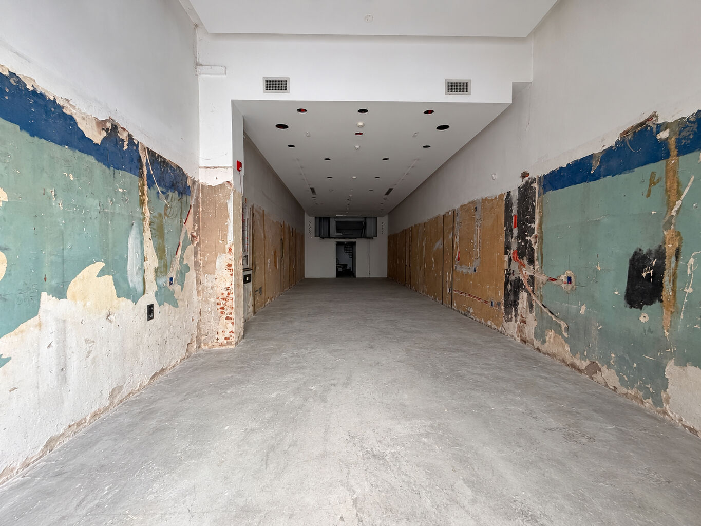 Alquiler Local comercial en 18 de Julio | 120m2 · Foto 2
