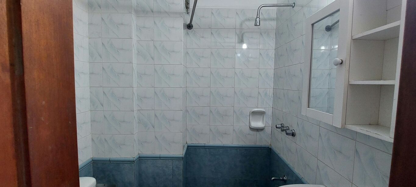 Apartamento de 1 dormitorio con amplio patio, cerca de Facultades · Foto 10