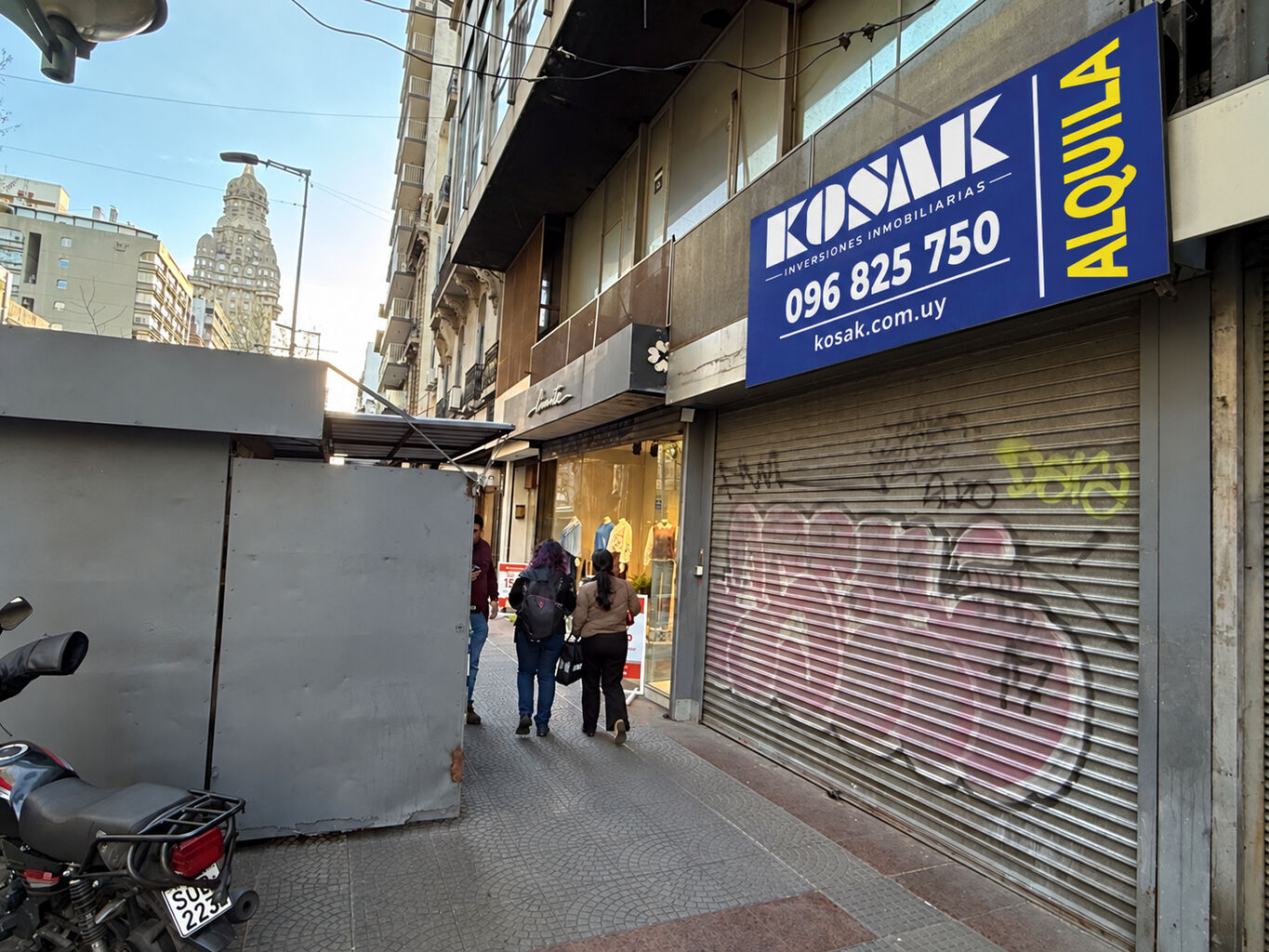 Alquiler Local Comercial 18 de Julio – 45m2 de Planta y 105m2 totales · Foto 3