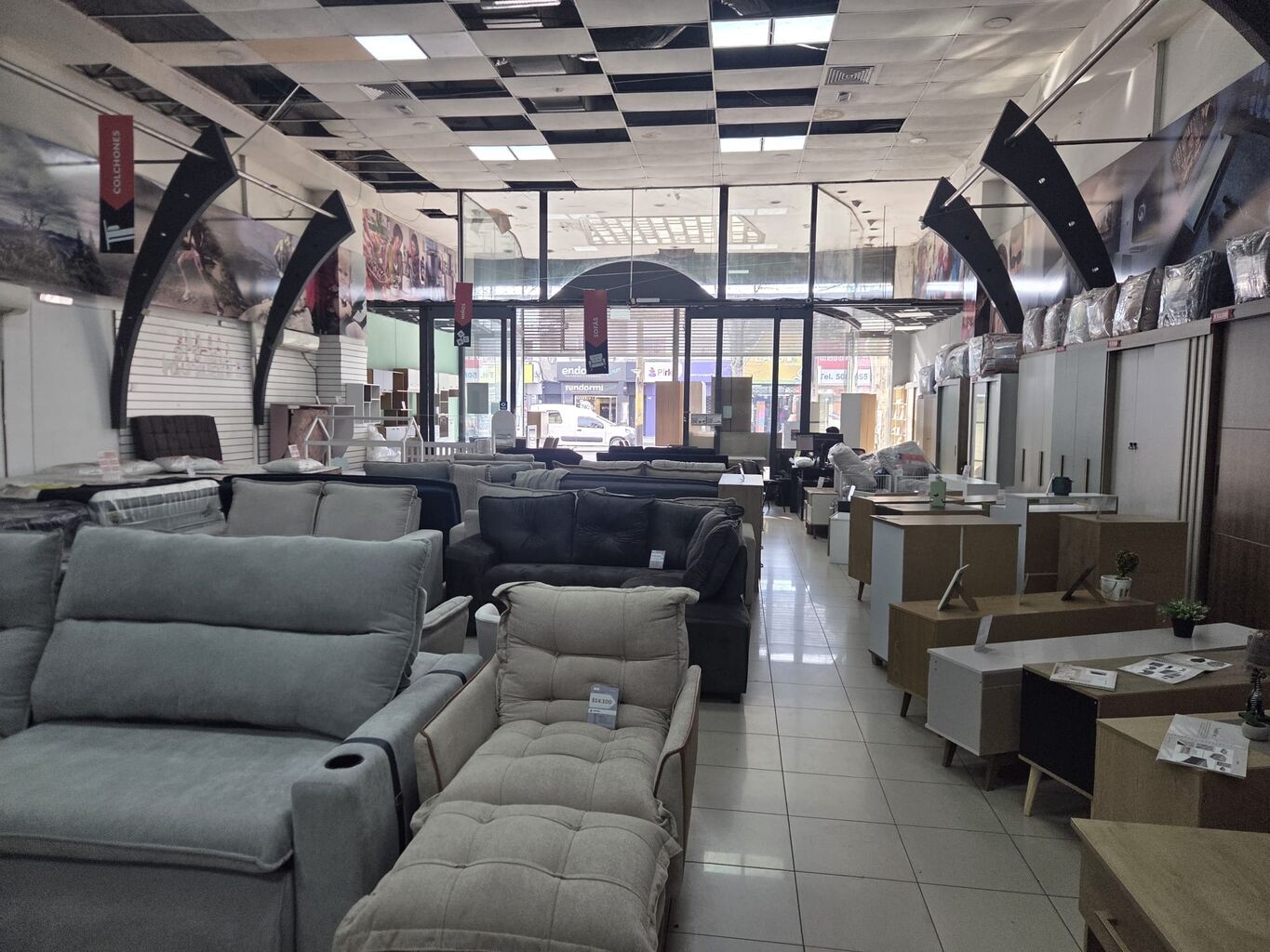 Alquiler Gran Local Comercial en 8 de Octubre y Comercio - 400m2 · Foto 9