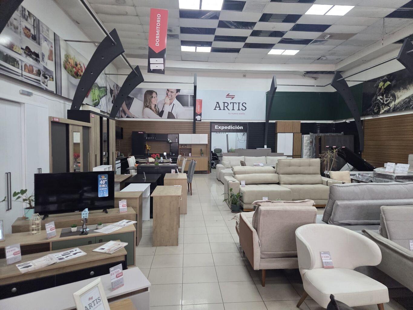 Alquiler Gran Local Comercial en 8 de Octubre y Comercio - 400m2 · Foto 10