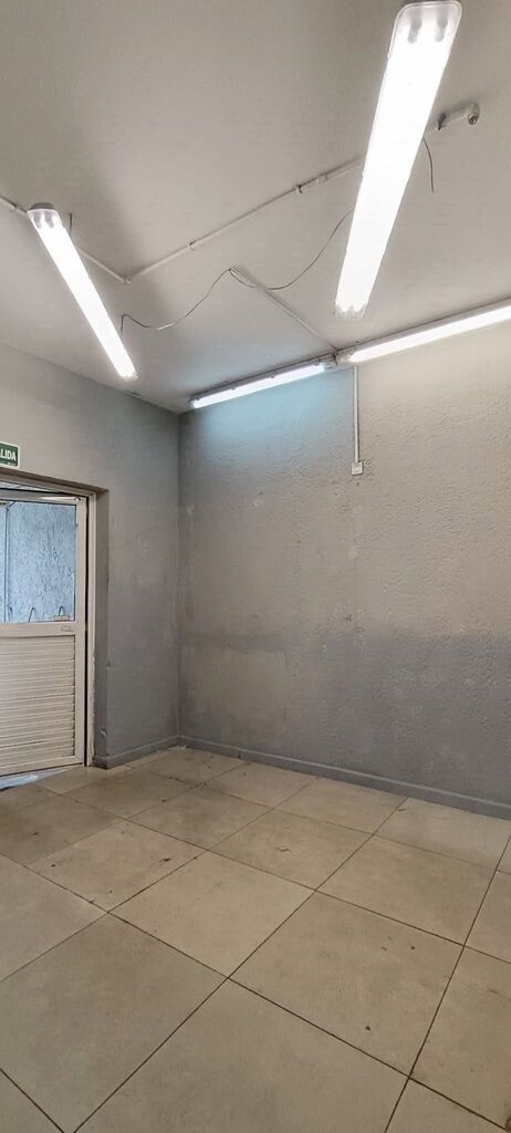 EXCELENTE UBICACION LOCAL COMERCIAL SOBRE AV GIANNTTASIO SAN JOSE DE CARRASCO · Foto 9