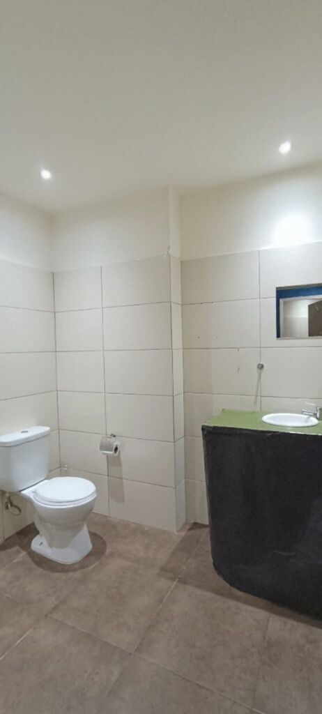 EXCELENTE UBICACION LOCAL COMERCIAL SOBRE AV GIANNTTASIO SAN JOSE DE CARRASCO · Foto 6