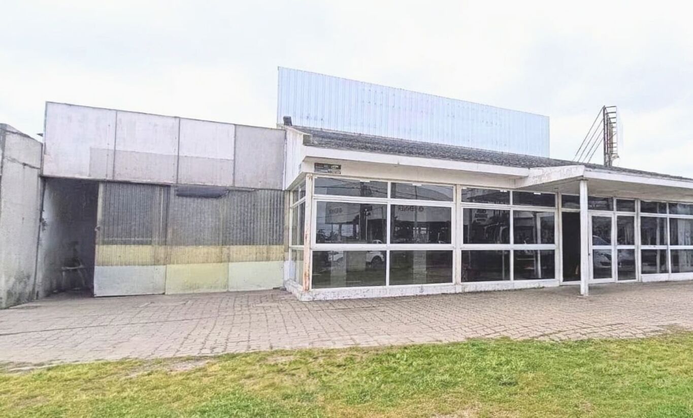 EXCELENTE UBICACION LOCAL COMERCIAL SOBRE AV GIANNTTASIO SAN JOSE DE CARRASCO