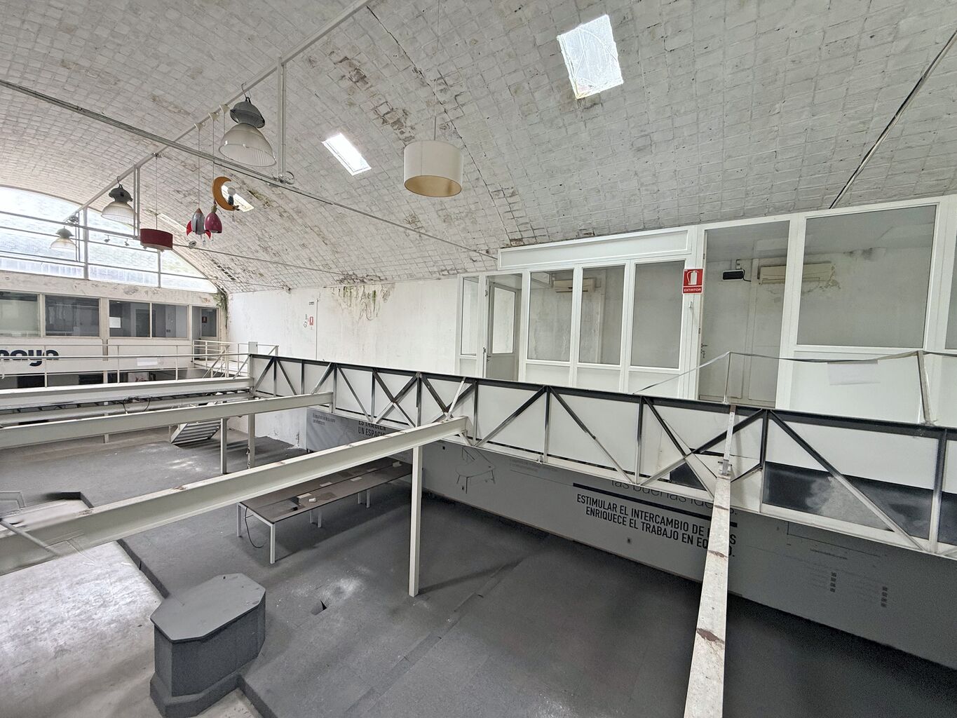 Alquiler Local Único de 1.000m2 en Cordón Sur · Foto 4