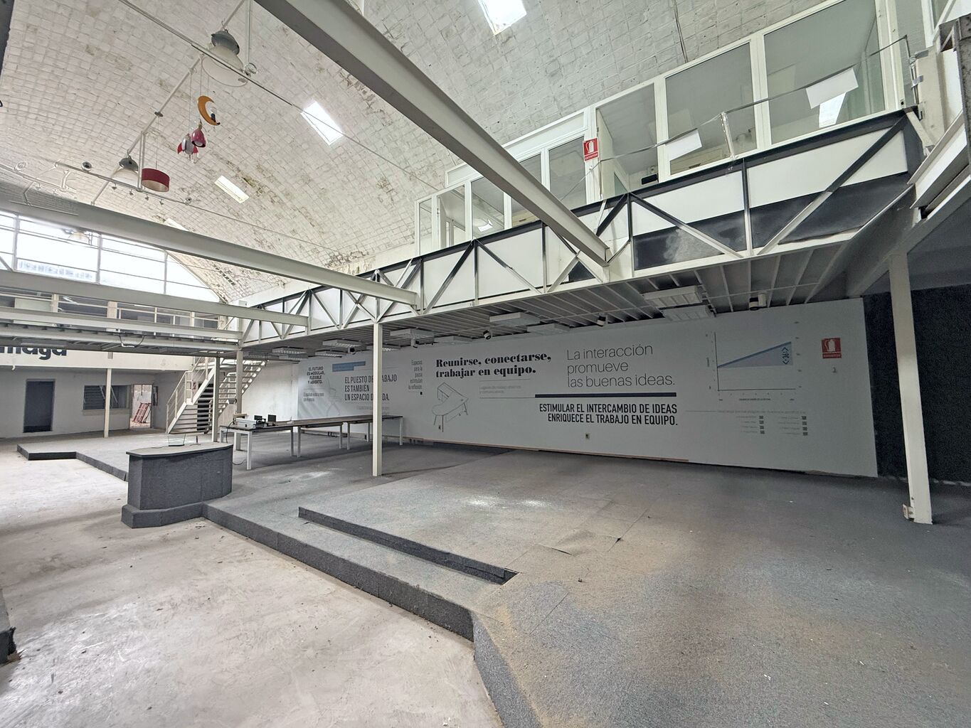 Alquiler Local Único de 1.000m2 en Cordón Sur · Foto 3
