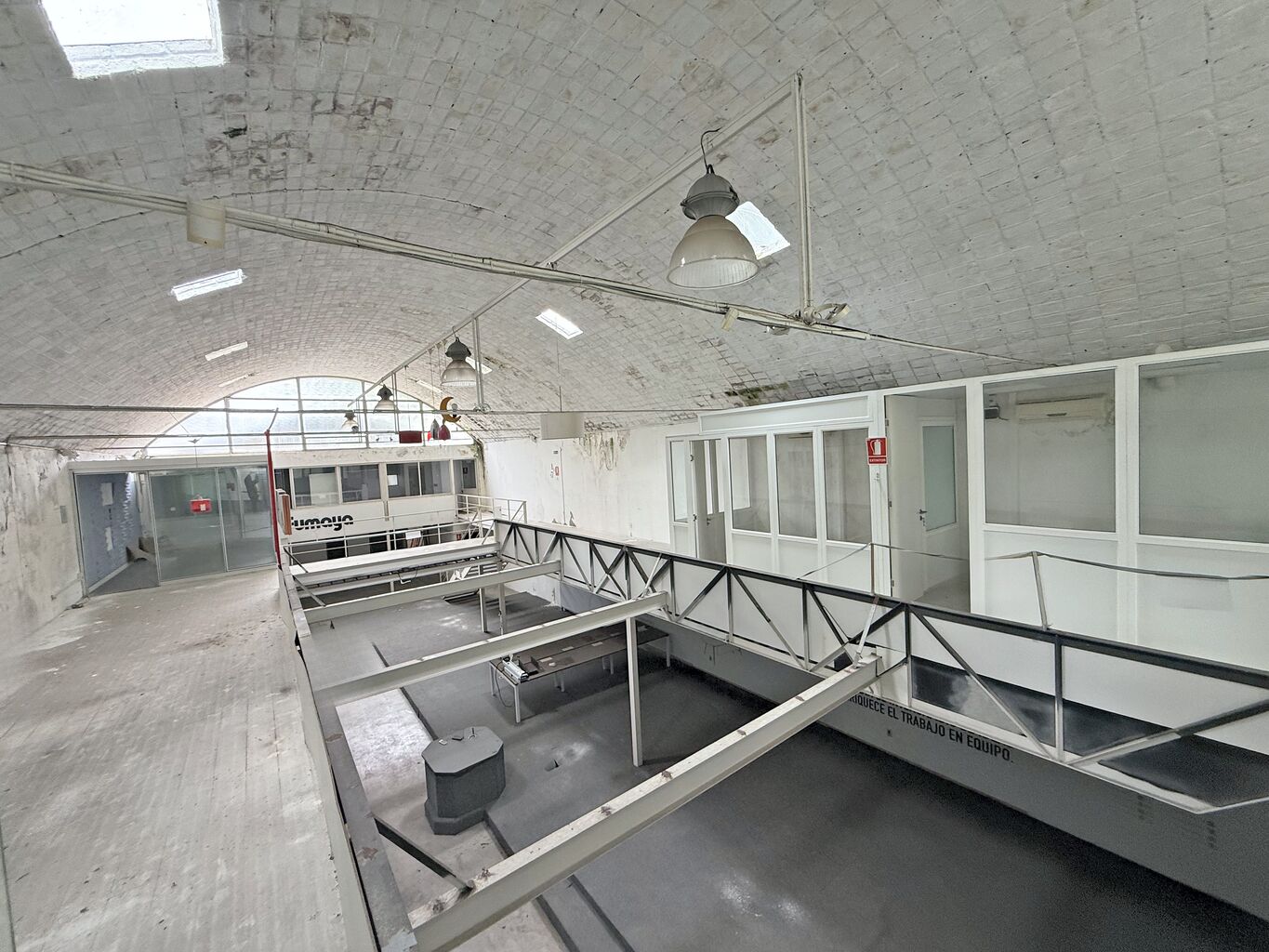 Alquiler Local Único de 1.000m2 en Cordón Sur · Foto 5
