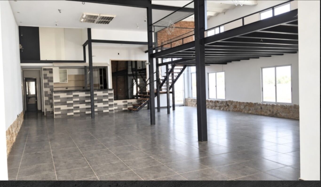 Alquiler de local de 300 m² con 2 baños en Pocitos, Montevideo · Foto 7