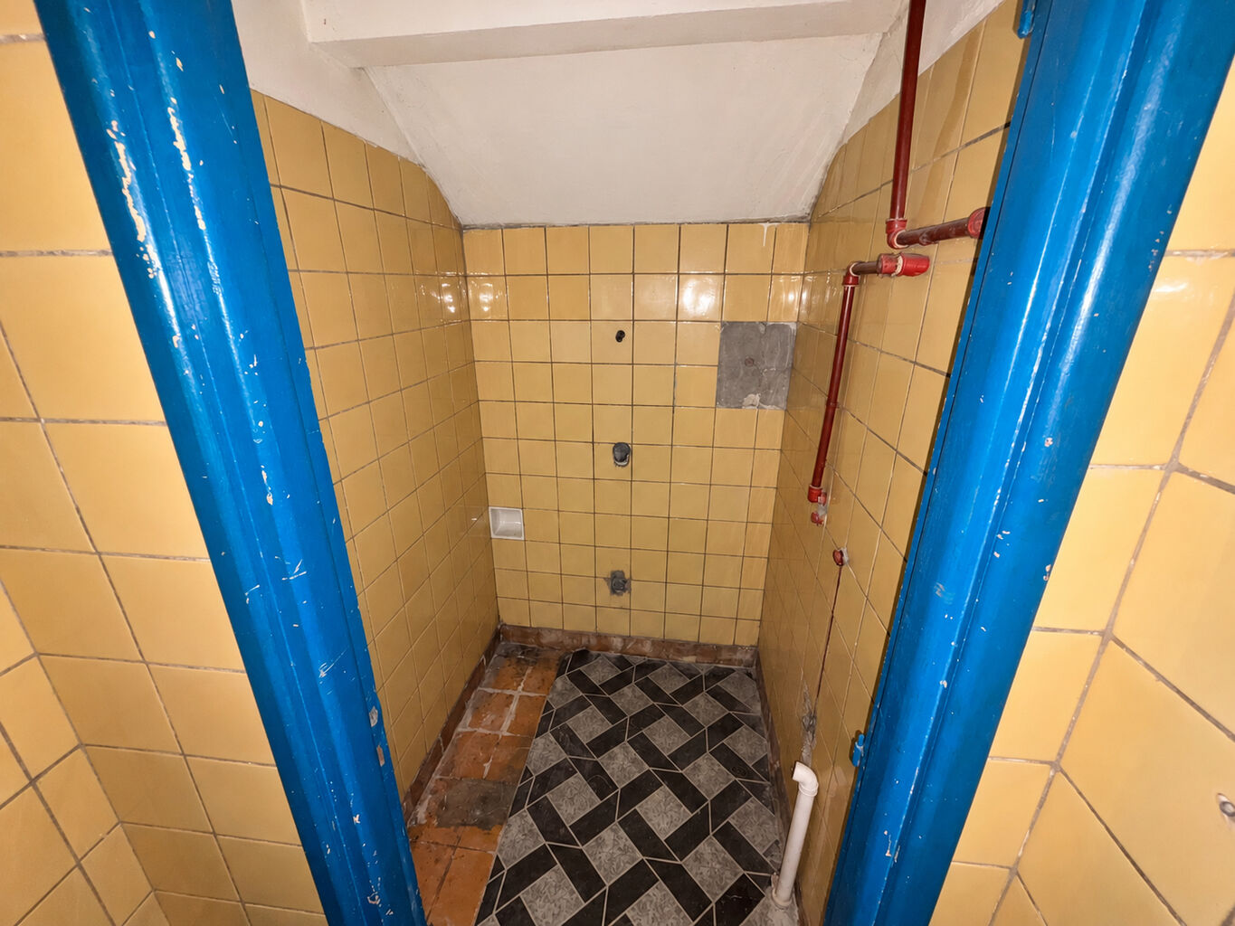 Alquiler local comercial de 40 m² con vidriera en Ejido esquina Colonia · Foto 8