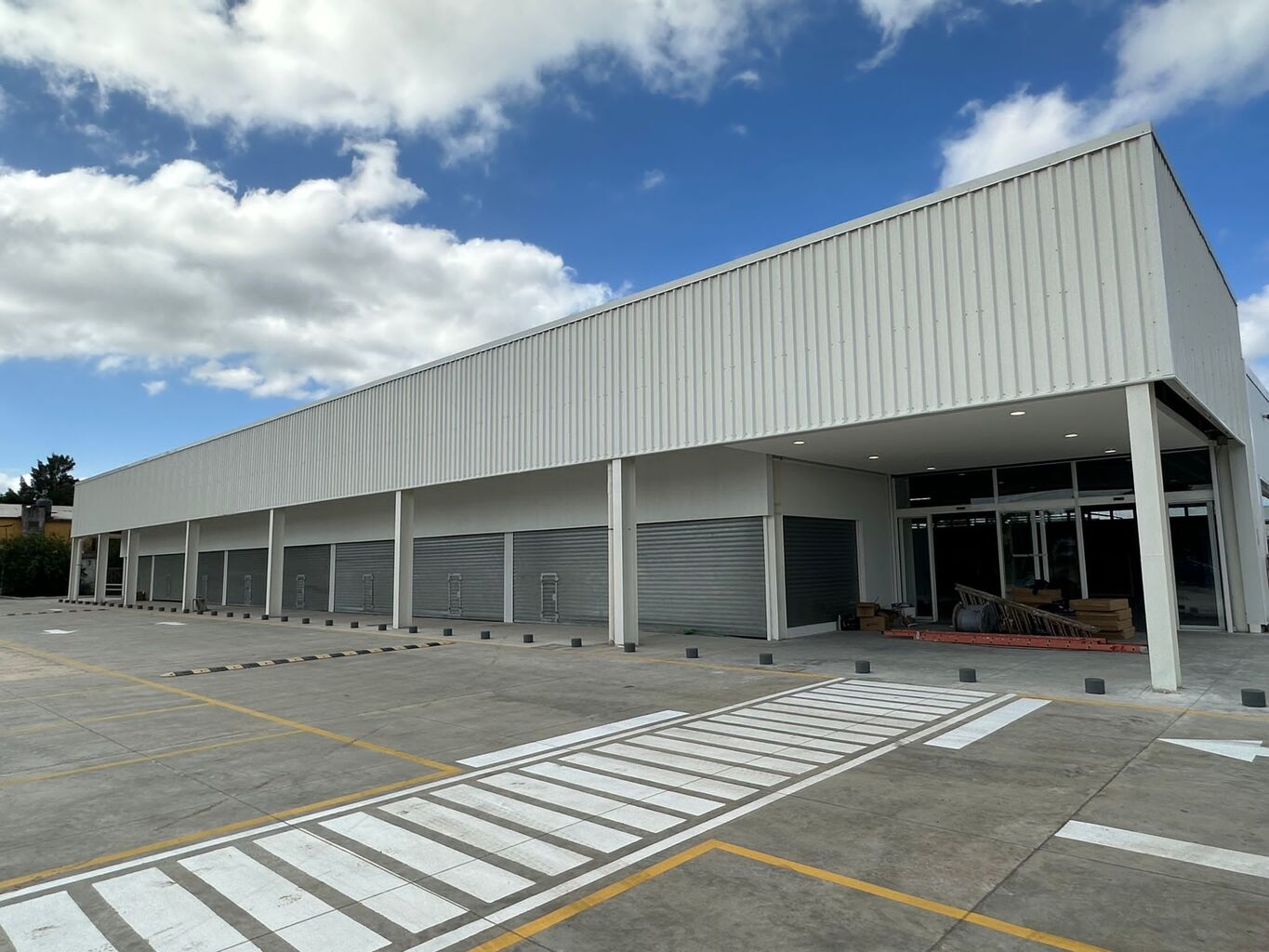 Alquiler | Locales comerciales sobre Ruta 8 – Barros Blancos