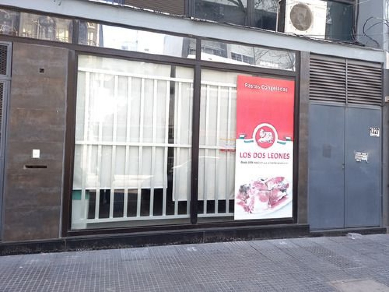 Excelente Local De 800 M2 En 3 Plantas A Metros De 18