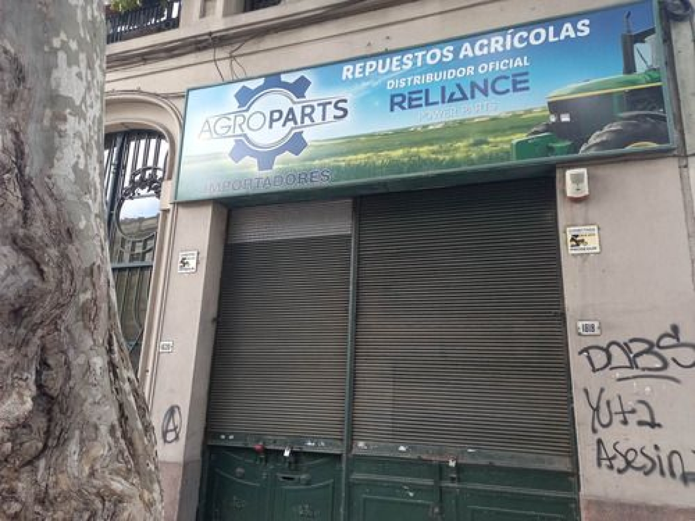 Amplio Local Zona Repuestera