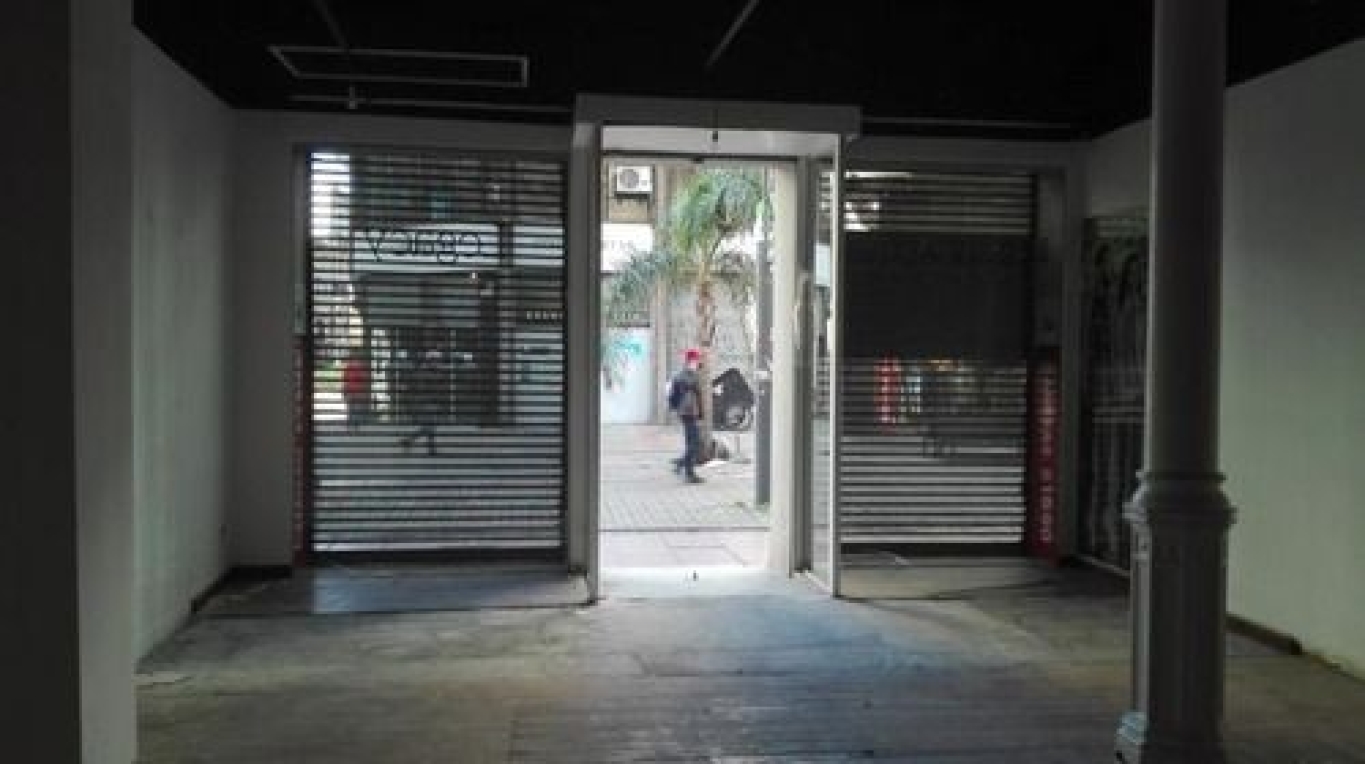 Amplio Y Hermoso Local Sobre Peatonal Sarandi A Pasos De La · Foto 8