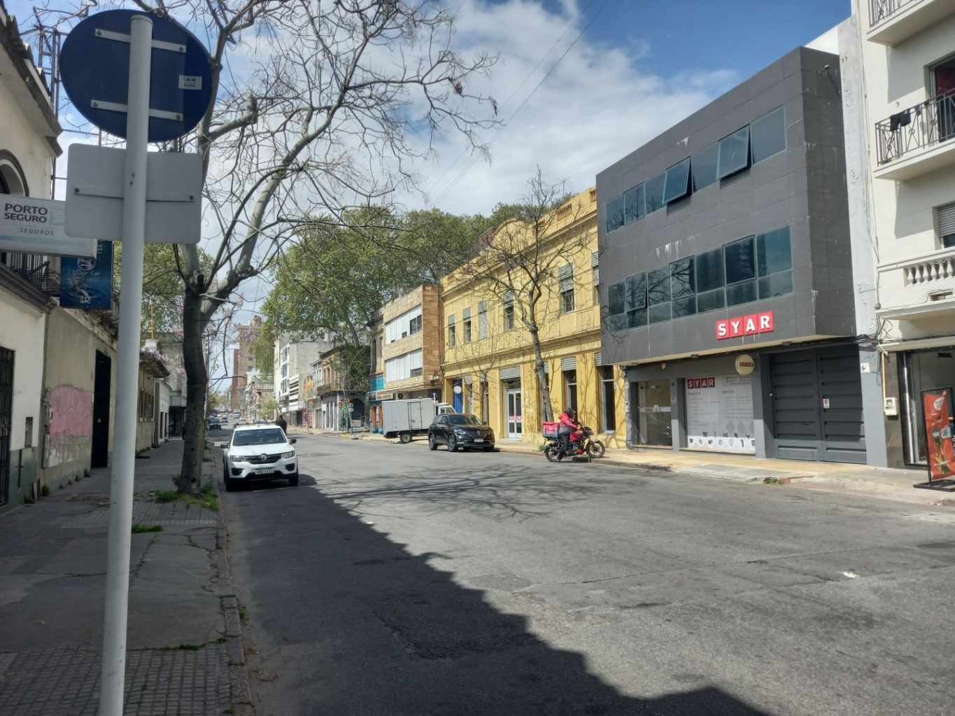 Local deposito próximo al Puerto de Montevideo