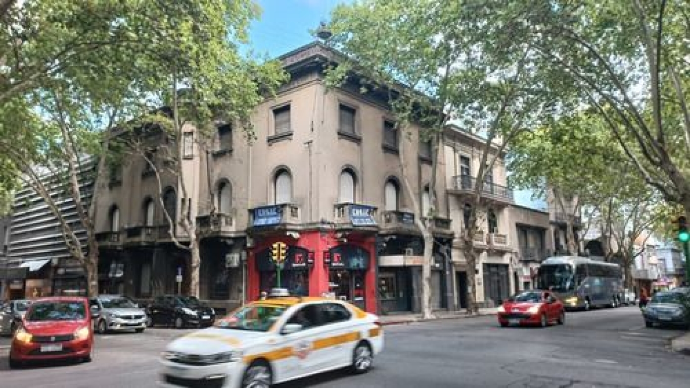 Alquiler de edificio Centro 900mc en 3 plantas · Foto 2