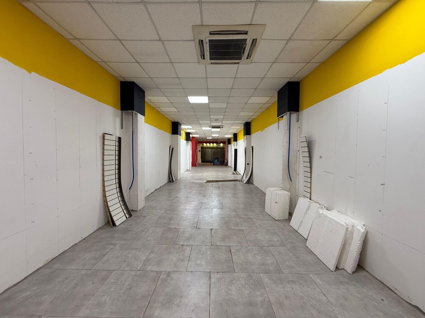 Alquiler Local comercial en 18 de Julio Frente a la Universidad · Foto 10