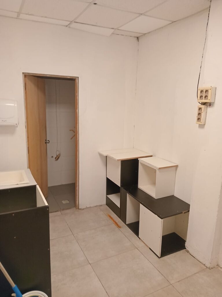 Alquiler Local comercial en 18 de Julio Frente a la Universidad · Foto 7
