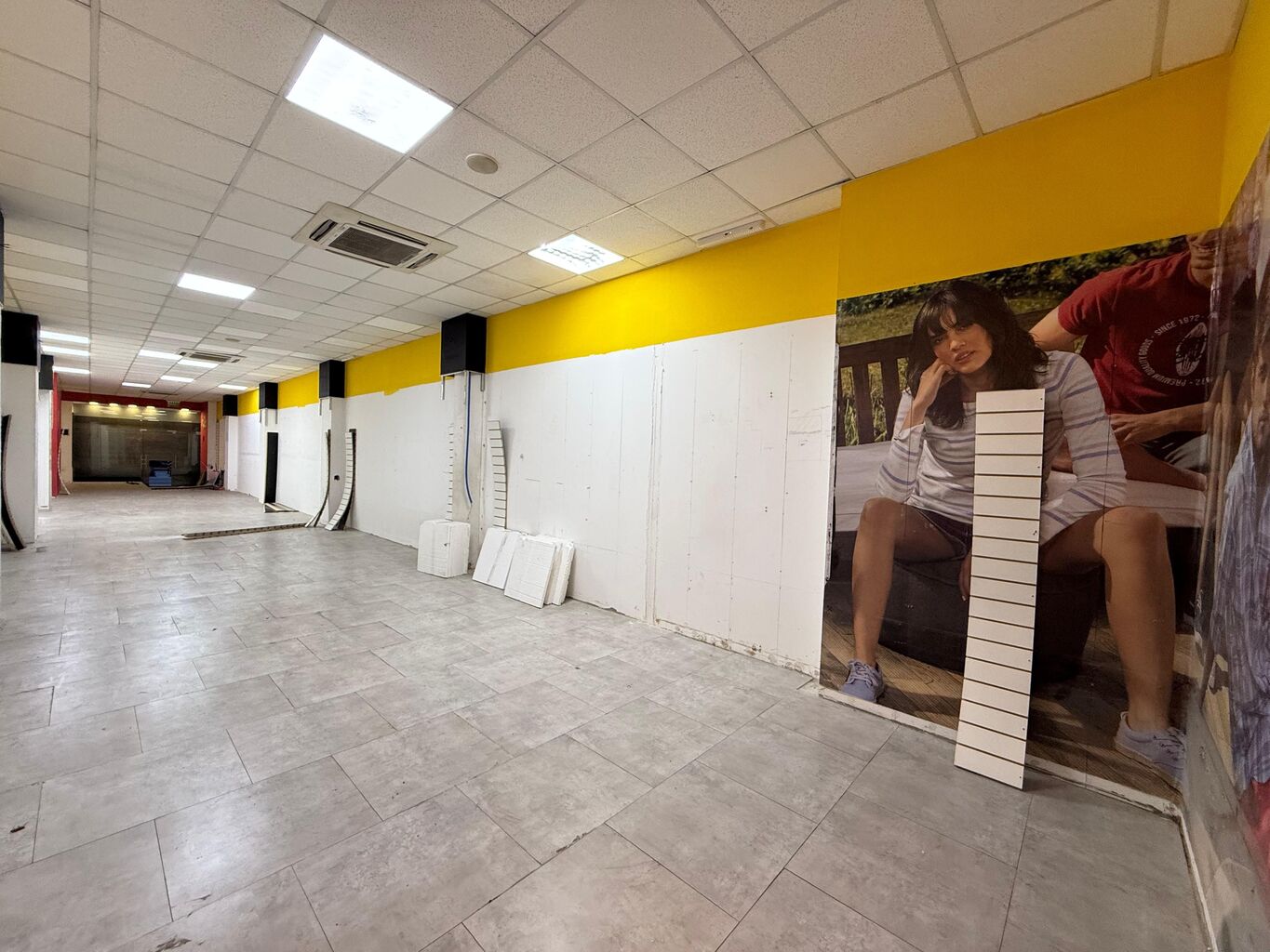 Alquiler Local comercial en 18 de Julio Frente a la Universidad · Foto 2