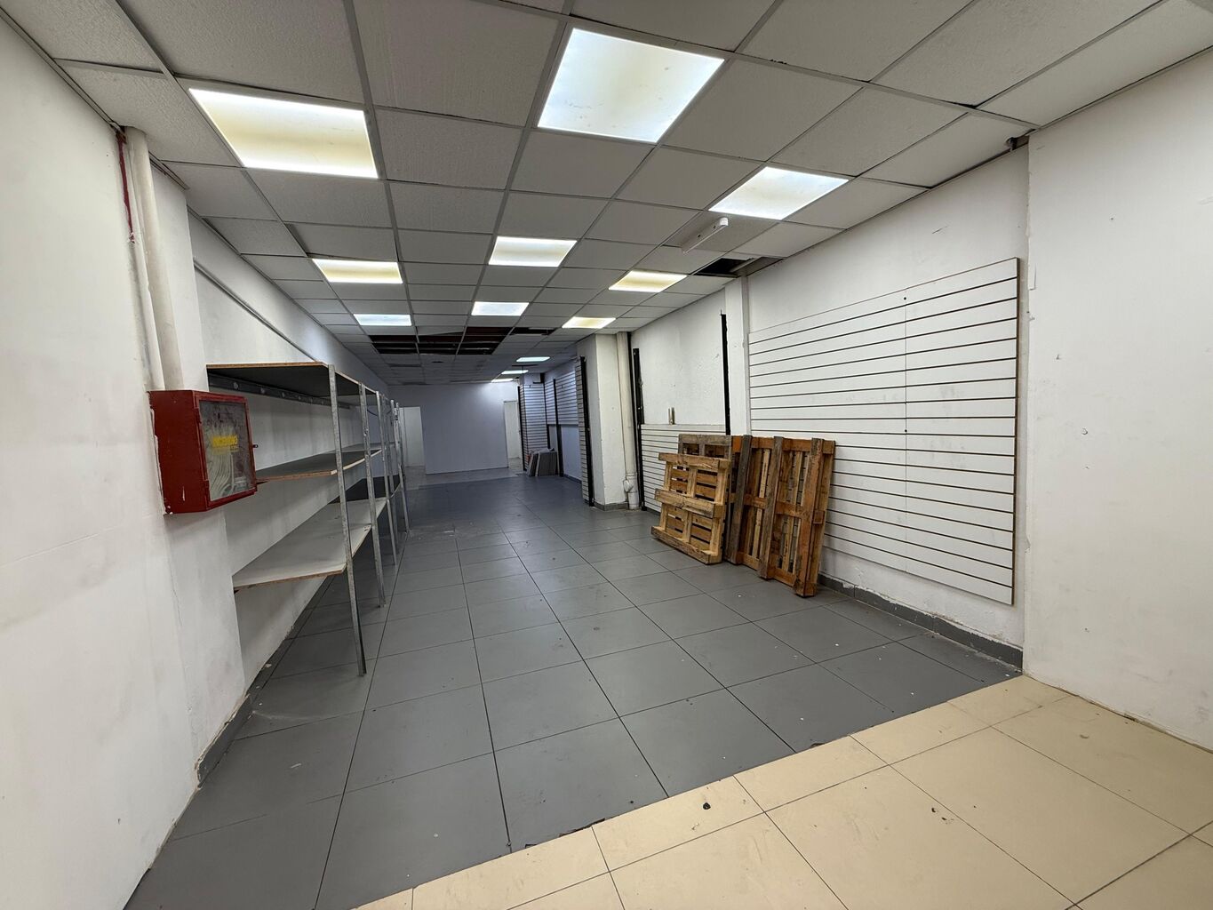 Alquiler Local comercial en 18 de Julio Frente a la Universidad · Foto 9