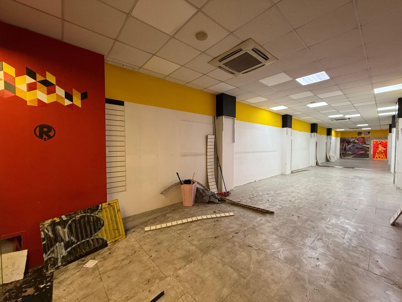 Alquiler Local comercial en 18 de Julio Frente a la Universidad · Foto 5