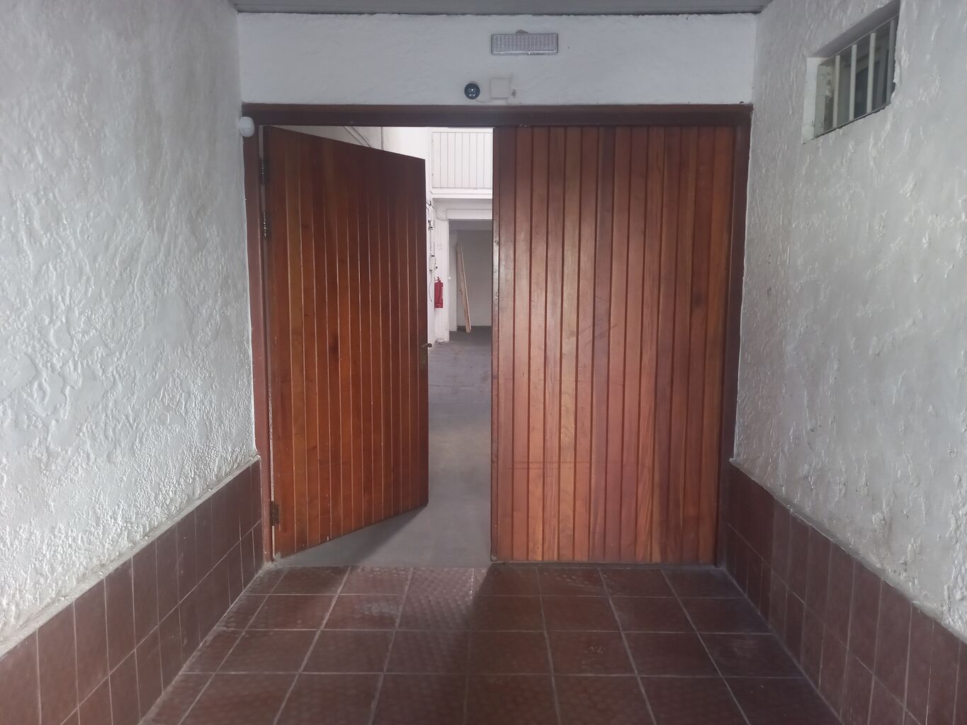 Deposito con entrada para vehículos · Foto 2