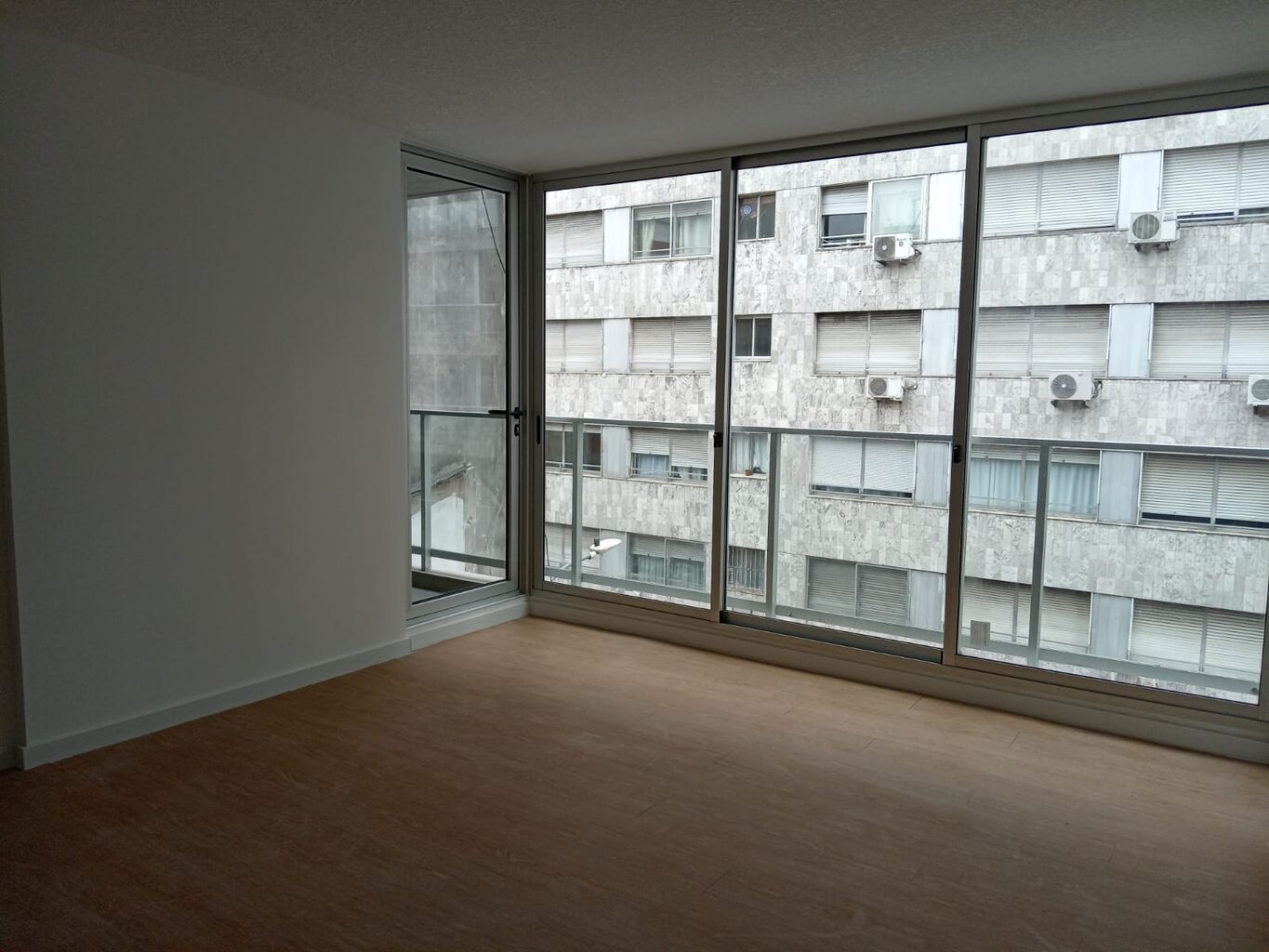 Venta apartamento con renta en Cordon sur