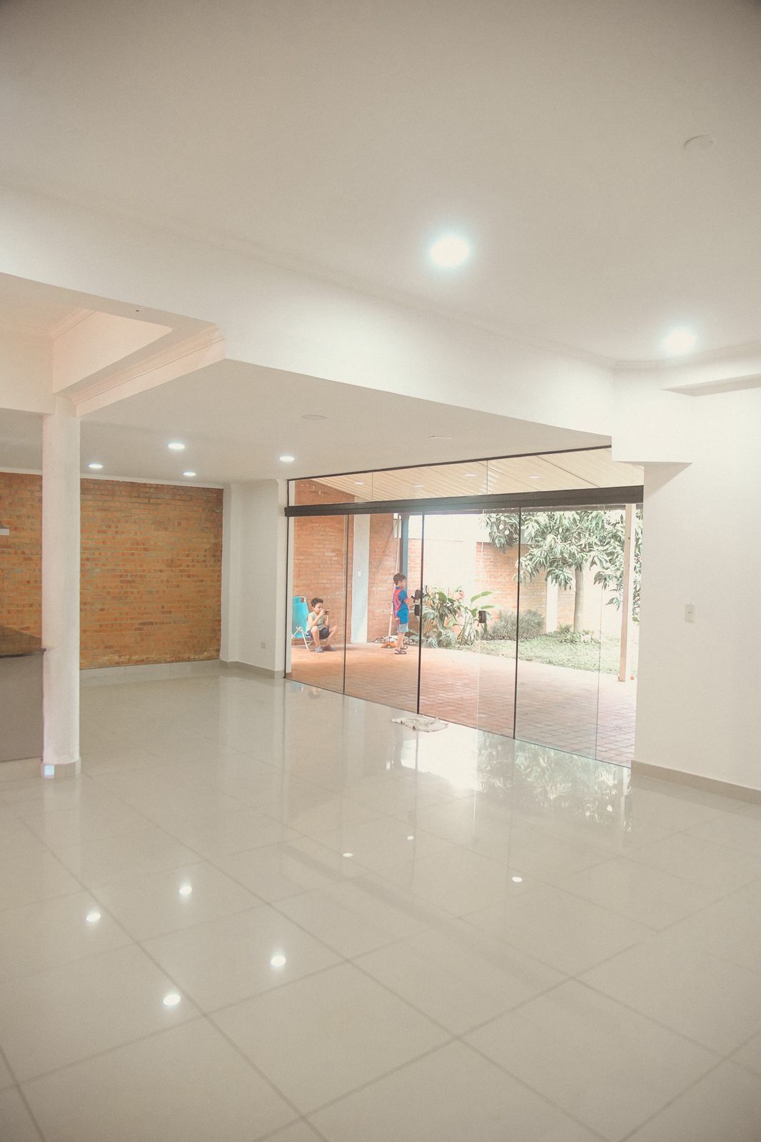 Exclusiva residencia de lujo en Mariano Roque Alonso — foto 3