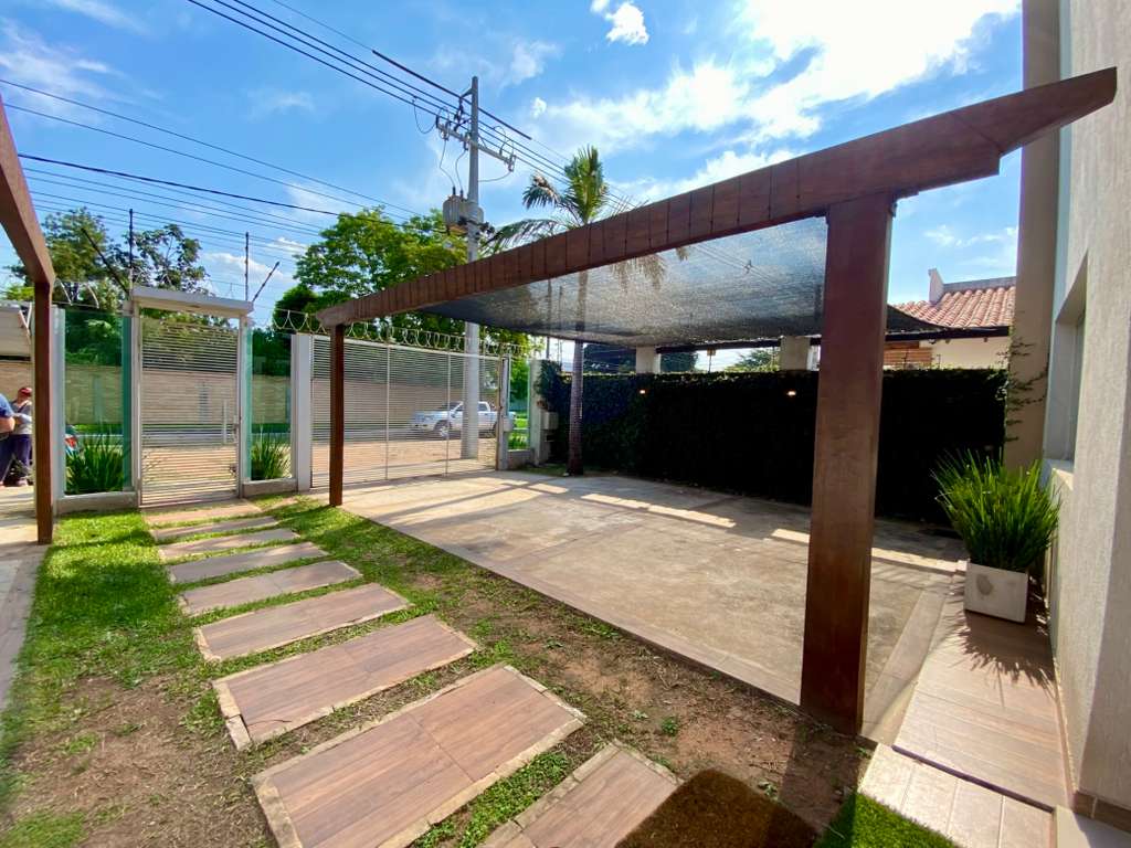 ALQUILER DE CASA MODERNA - CUARTO BARRIO LUQUE — foto 2